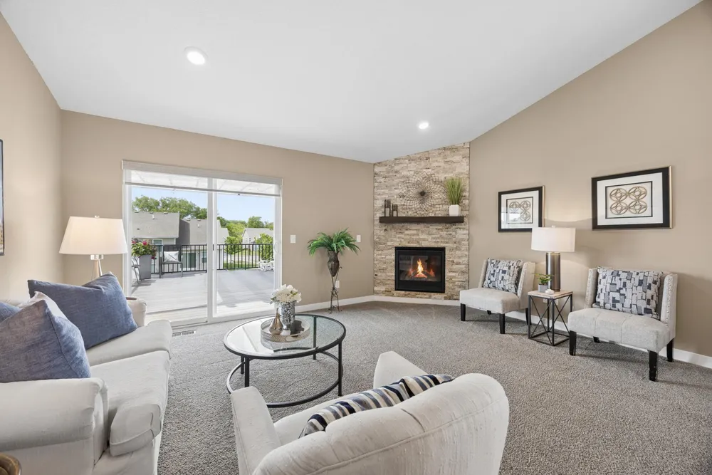 18192 Hartlin Ave, Lakeville, MN 55044