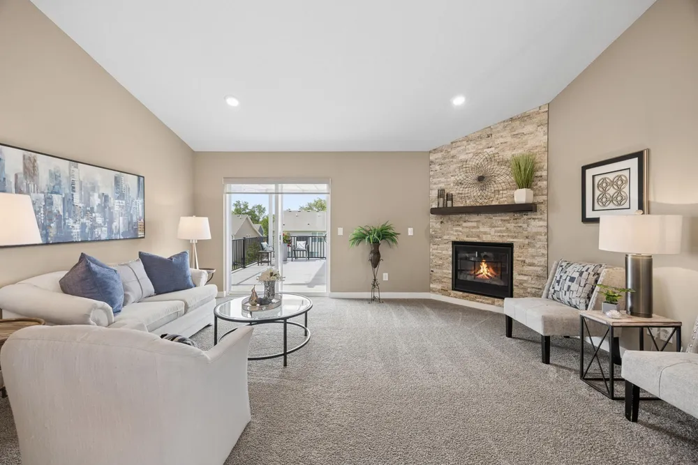 18192 Hartlin Ave, Lakeville, MN 55044