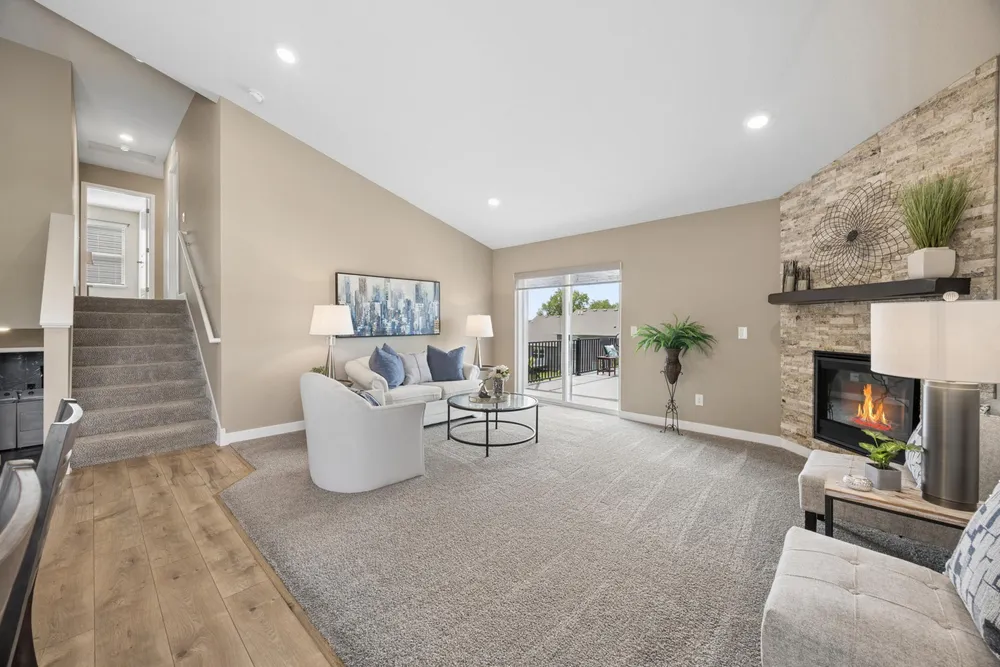 18192 Hartlin Ave, Lakeville, MN 55044
