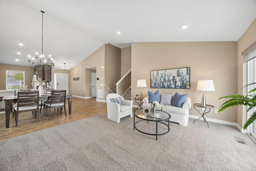 18192 Hartlin Ave, Lakeville, MN 55044