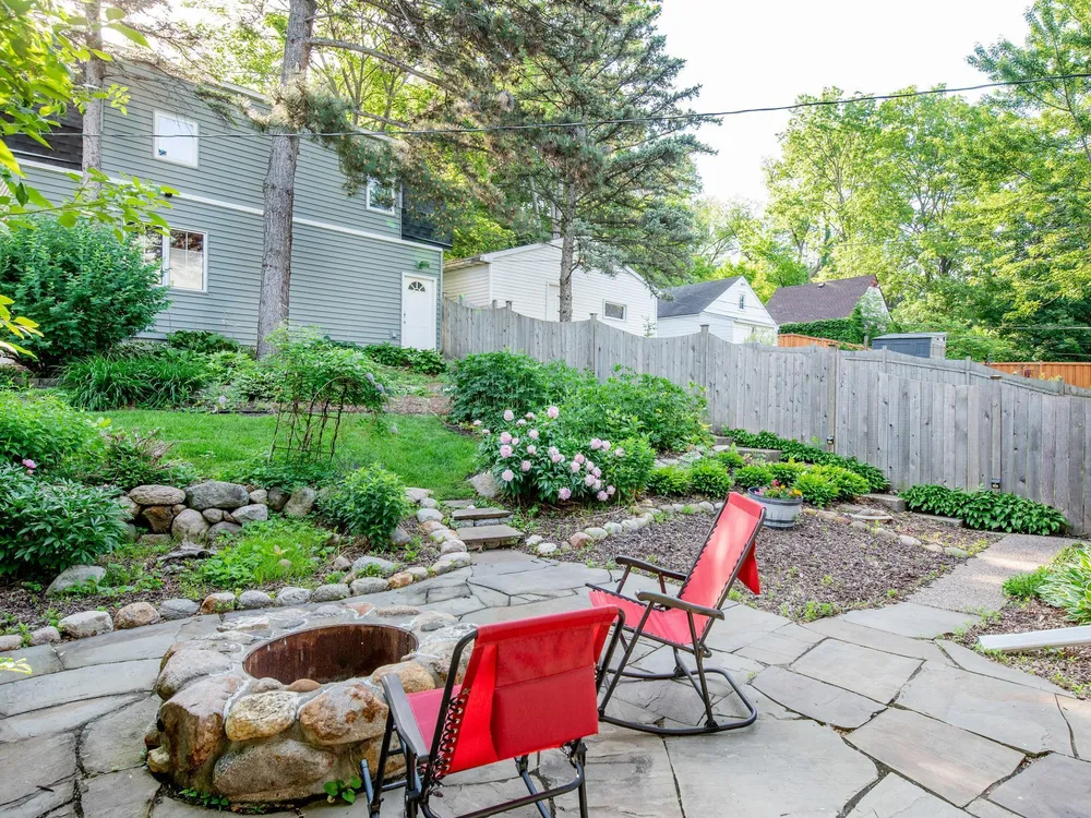 436 Woodlawn Ave, St Paul, MN 55105-1342