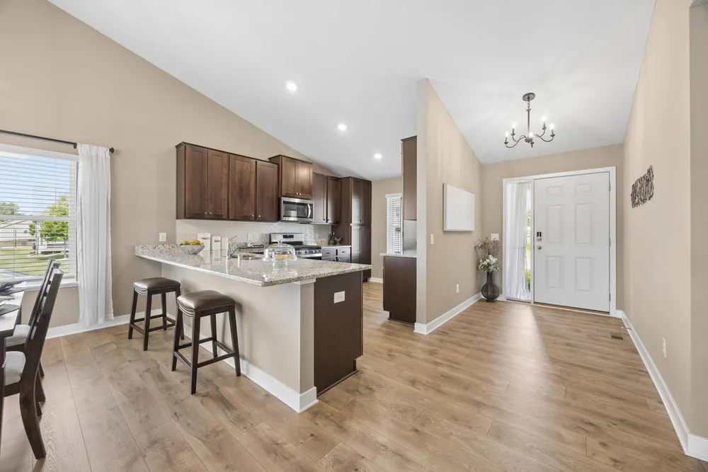 18192 Hartlin Ave, Lakeville, MN 55044