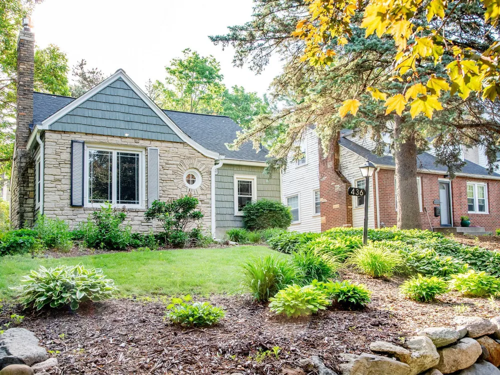 436 Woodlawn Ave, St Paul, MN 55105-1342