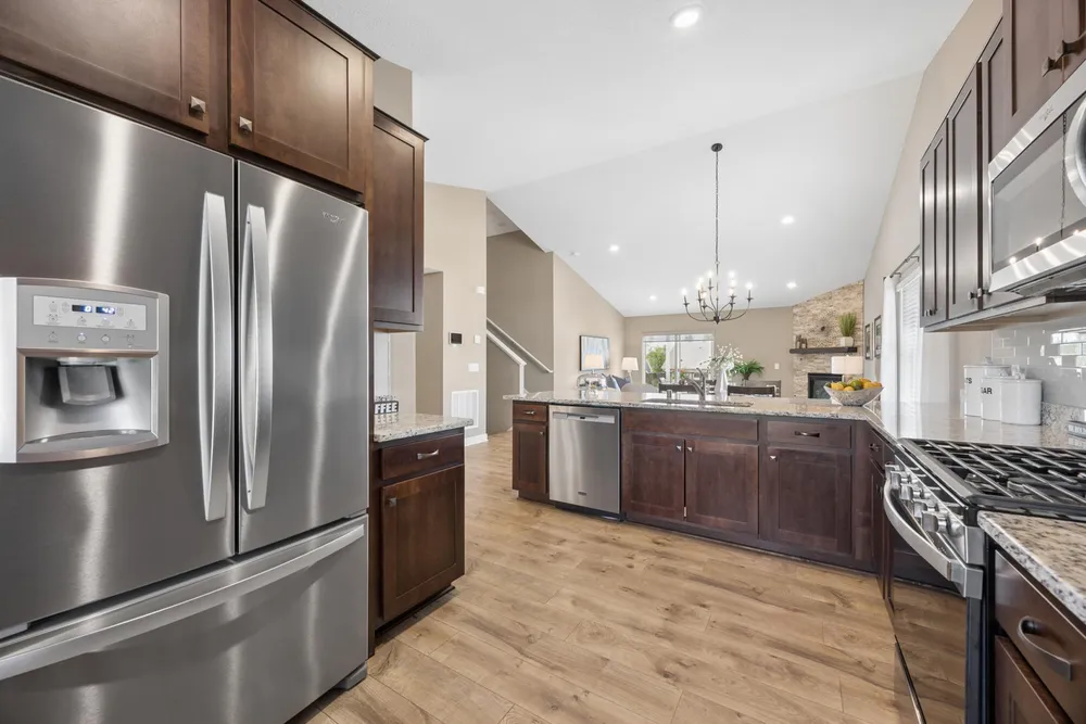 18192 Hartlin Ave, Lakeville, MN 55044
