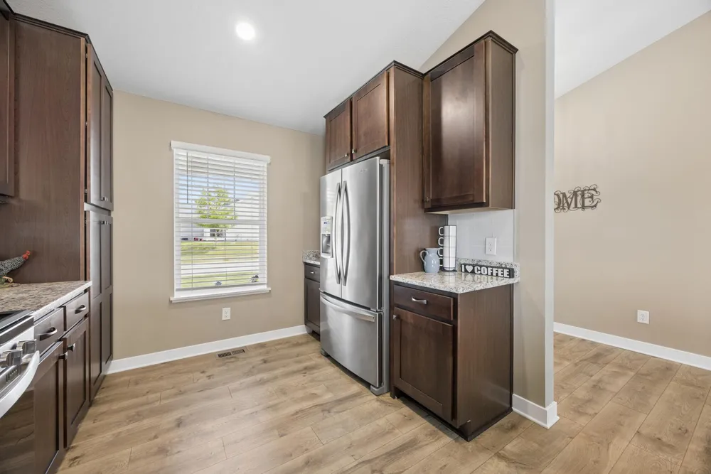 18192 Hartlin Ave, Lakeville, MN 55044