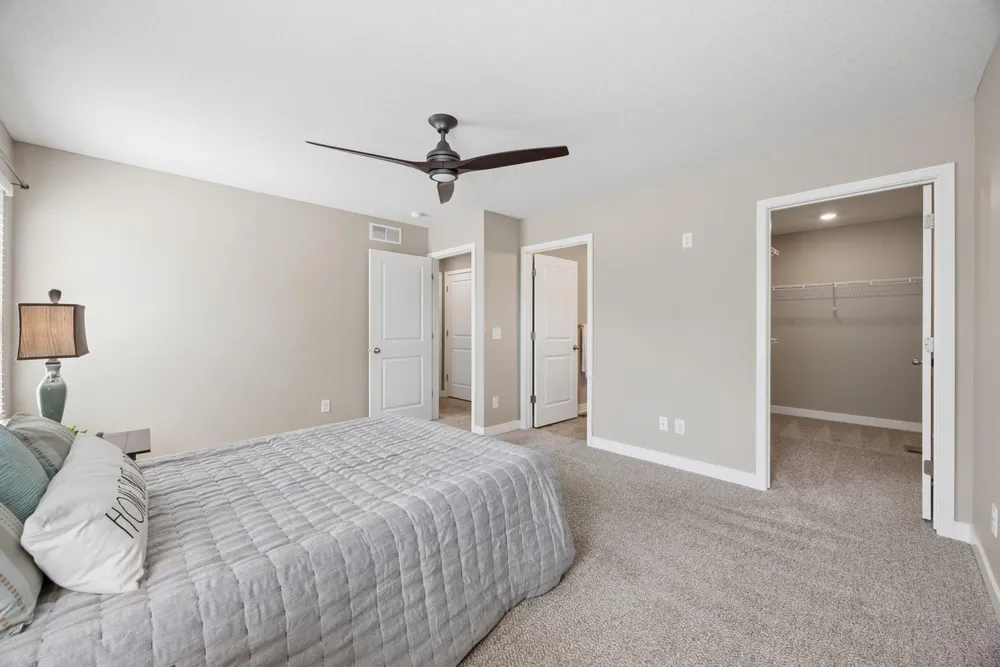 18192 Hartlin Ave, Lakeville, MN 55044