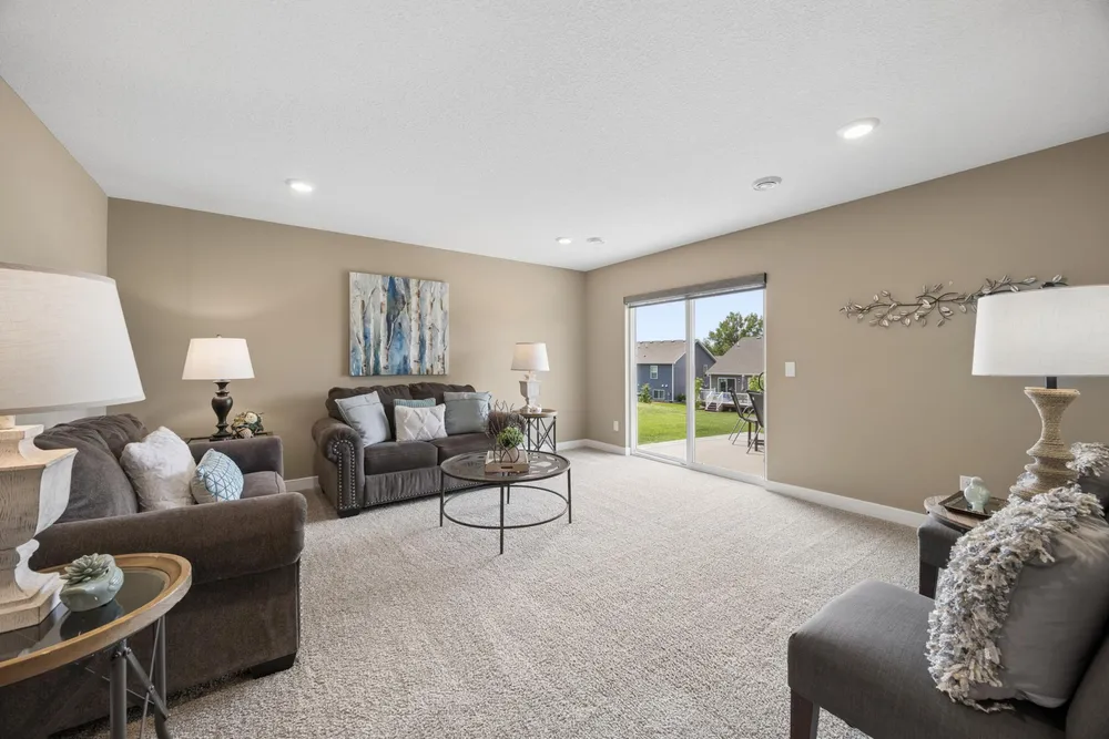 18192 Hartlin Ave, Lakeville, MN 55044