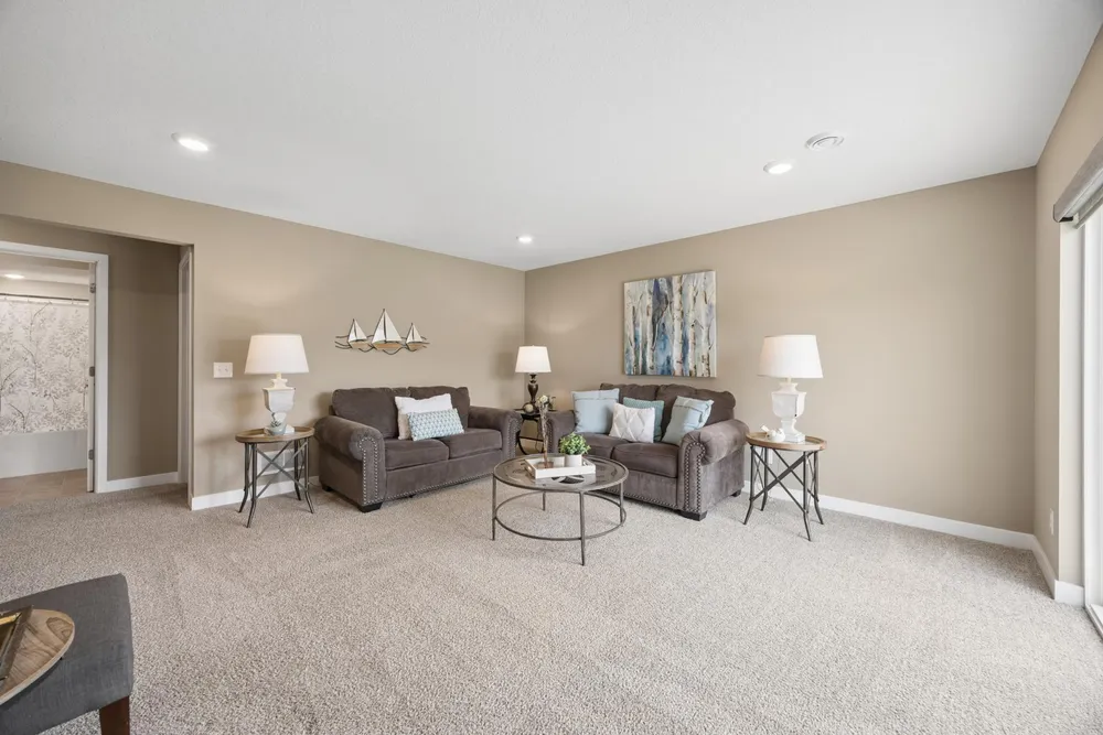 18192 Hartlin Ave, Lakeville, MN 55044