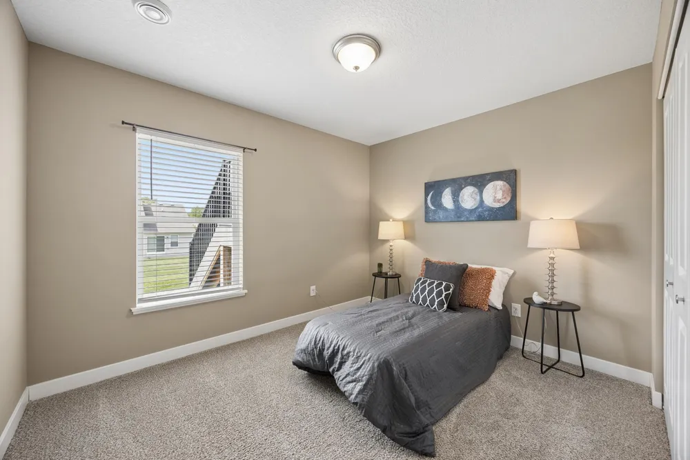 18192 Hartlin Ave, Lakeville, MN 55044