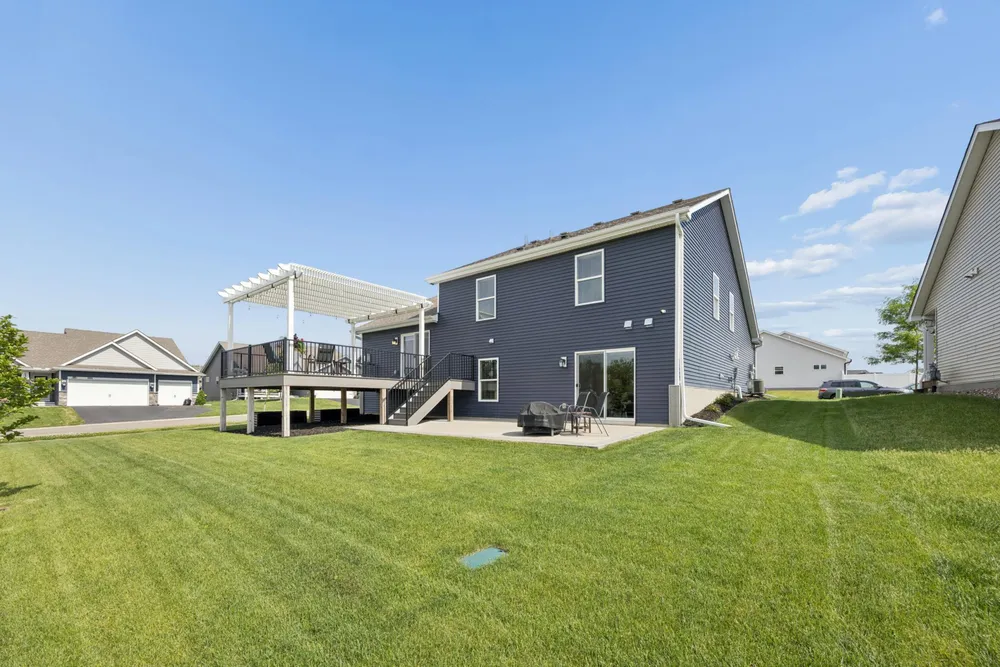 18192 Hartlin Ave, Lakeville, MN 55044