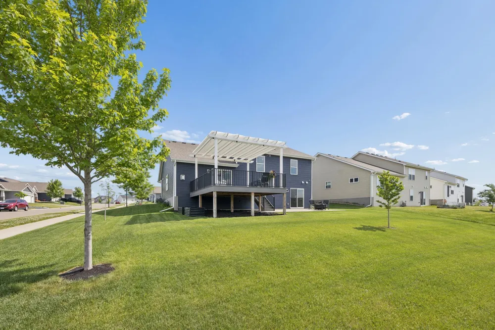 18192 Hartlin Ave, Lakeville, MN 55044