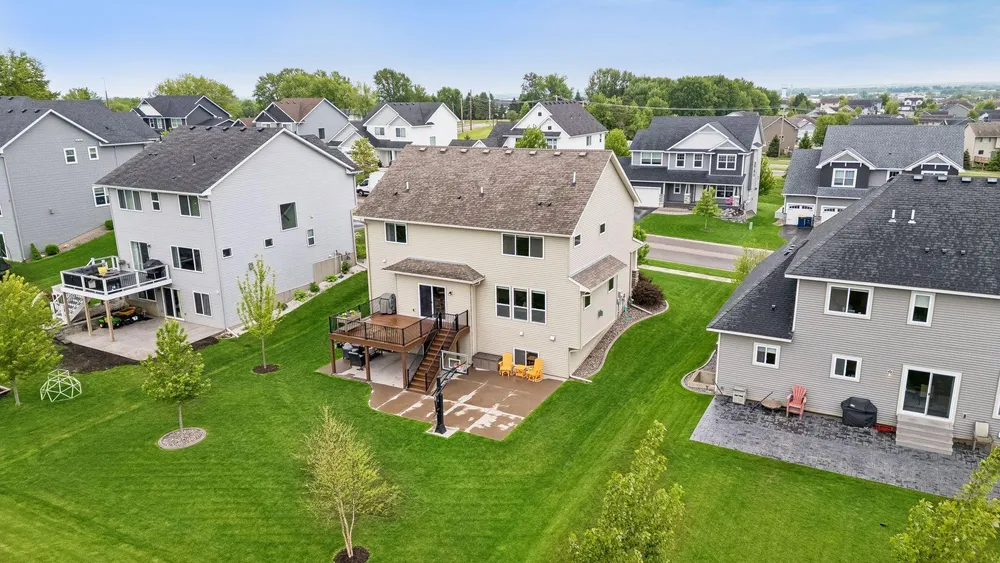 20164 Harvest Dr, Lakeville, MN 55044