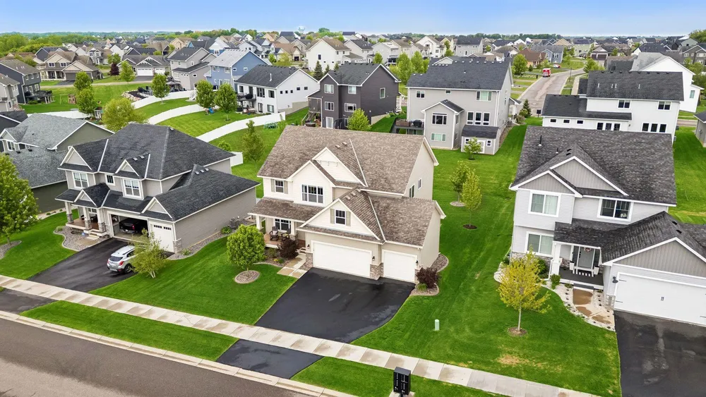 20164 Harvest Dr, Lakeville, MN 55044