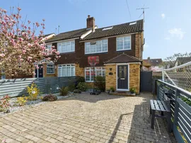 Sunnywood Drive, Haywards Heath photo