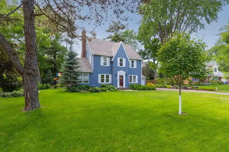 220 Holly Rd, Hopkins, MN 55343
