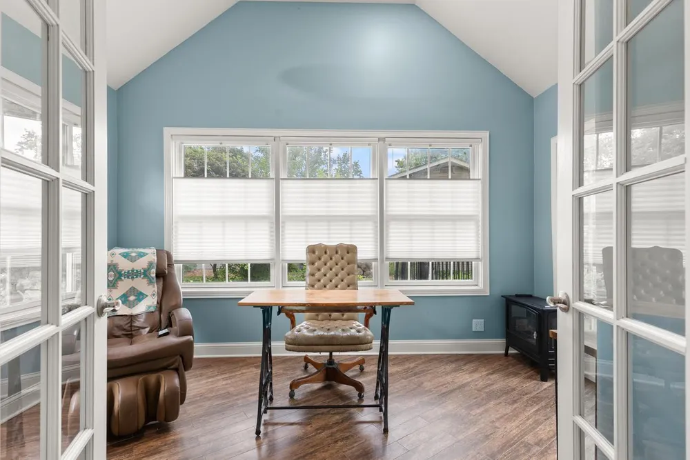 220 Holly Rd, Hopkins, MN 55343