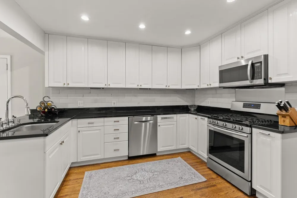 220 Holly Rd, Hopkins, MN 55343
