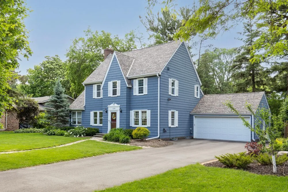 220 Holly Rd, Hopkins, MN 55343