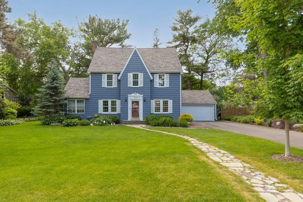220 Holly Rd, Hopkins, MN 55343