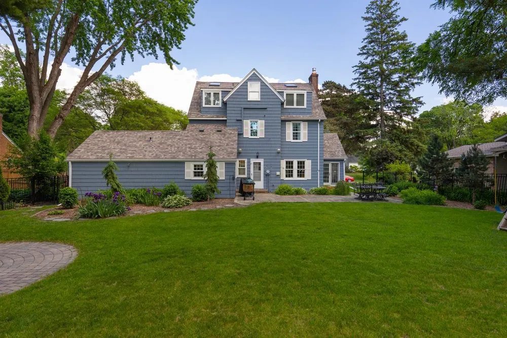 220 Holly Rd, Hopkins, MN 55343