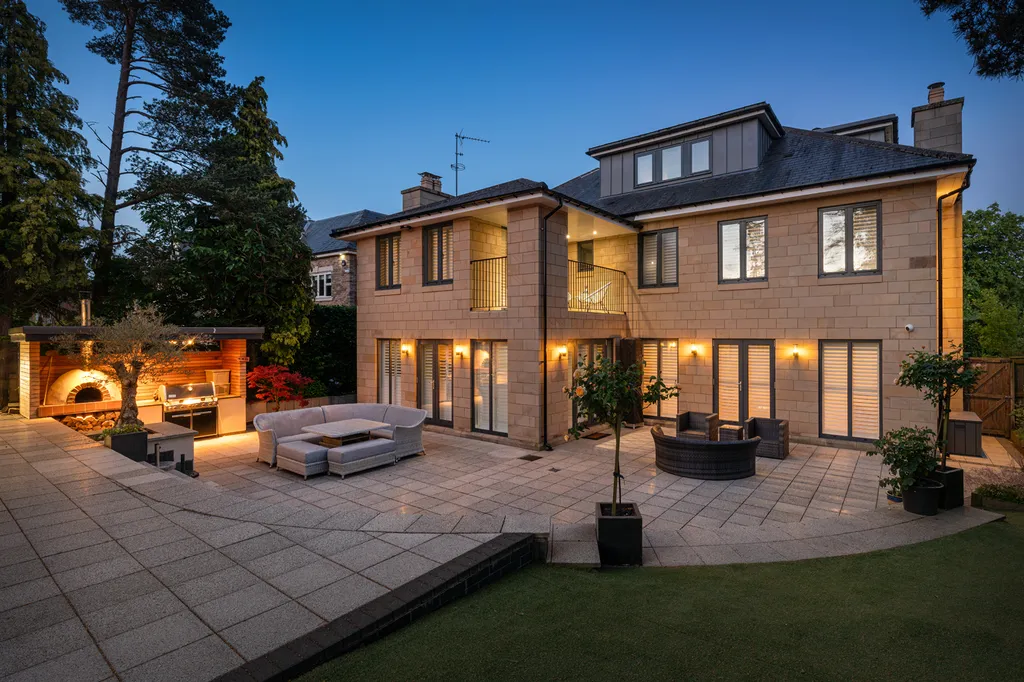 6 Bedroom House For Sale: Darras Road, Darras Hall, Ponteland, Newcastle Upon Tyne