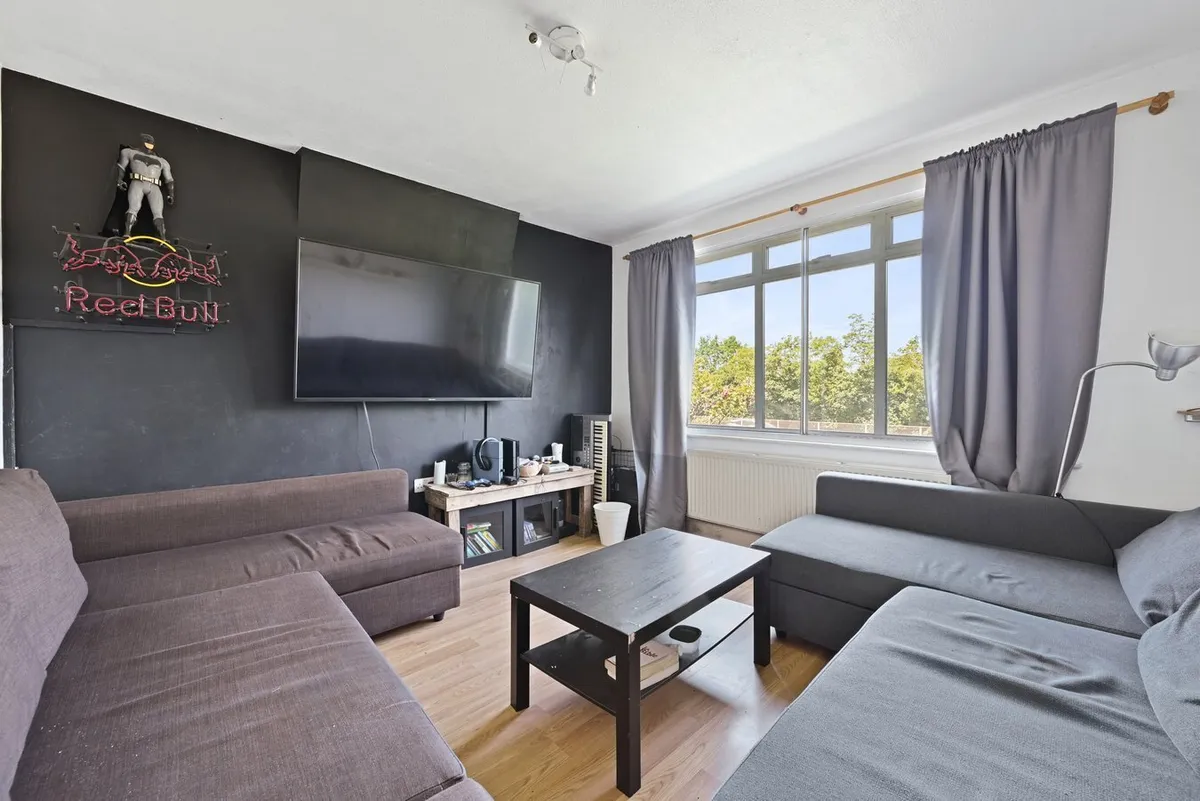 North Circular Road, London, NW2