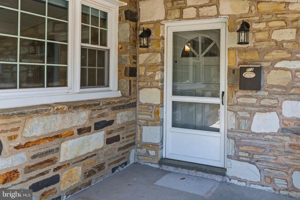 712 Benson St, Philadelphia, PA 19111