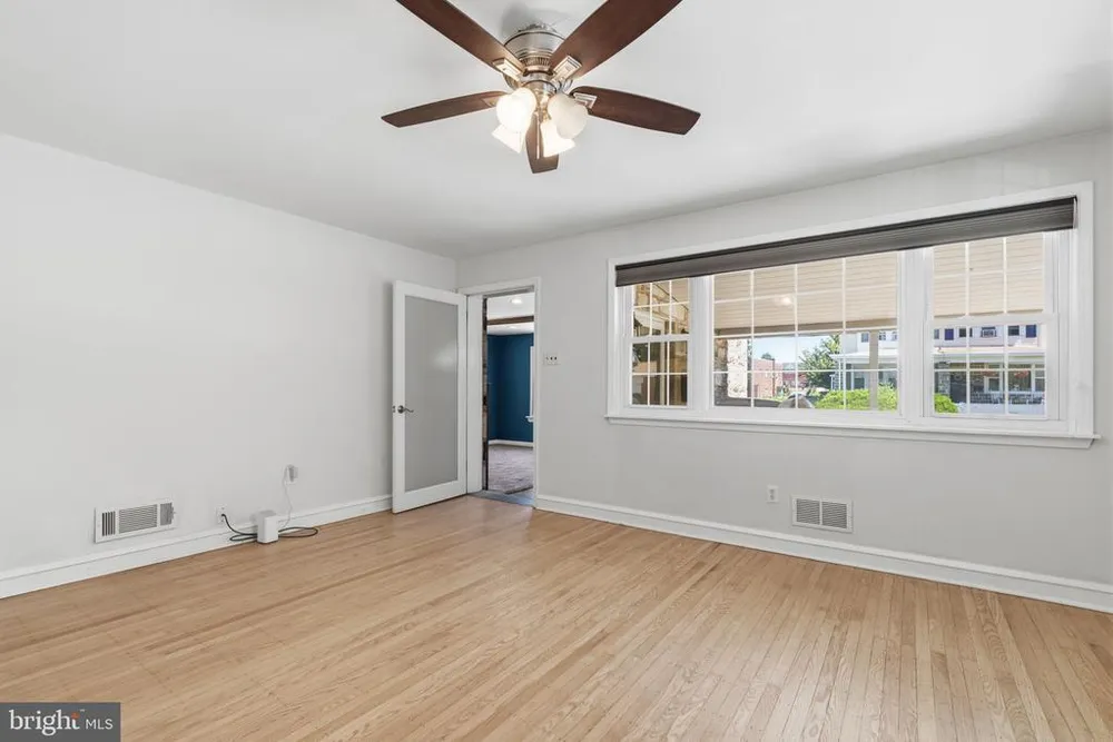 712 Benson St, Philadelphia, PA 19111