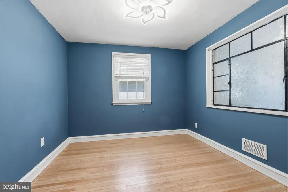 712 Benson St, Philadelphia, PA 19111