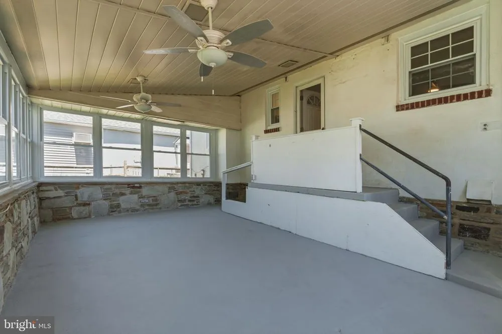 712 Benson St, Philadelphia, PA 19111