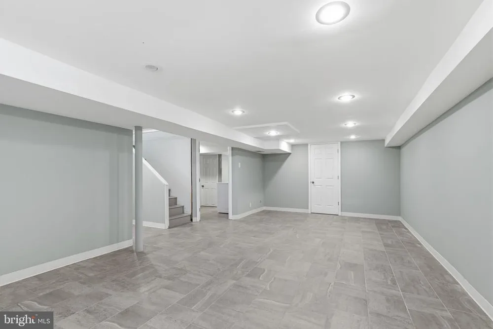 712 Benson St, Philadelphia, PA 19111