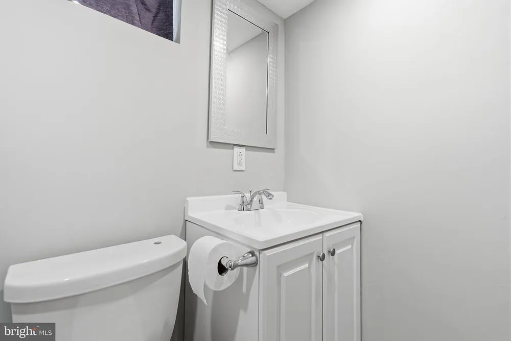 712 Benson St, Philadelphia, PA 19111