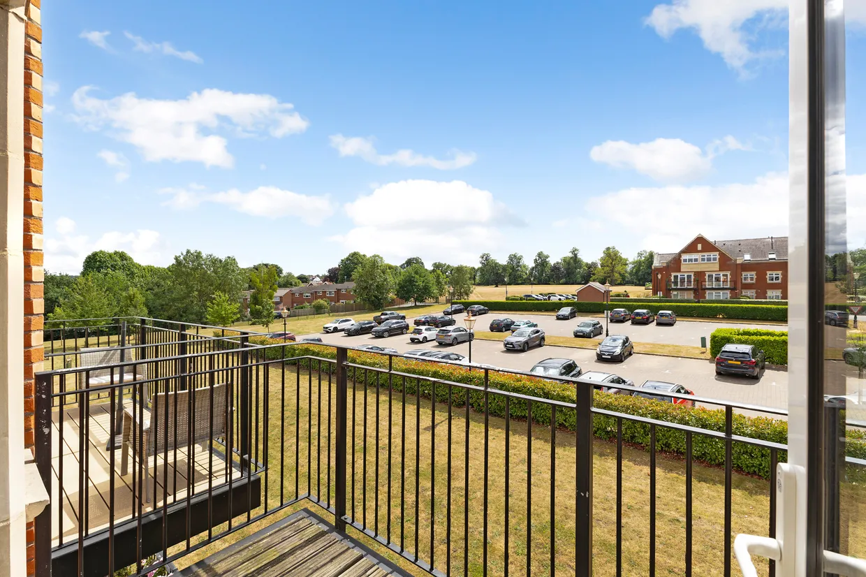 Marlborough Drive, Bushey, WD23 photo 5