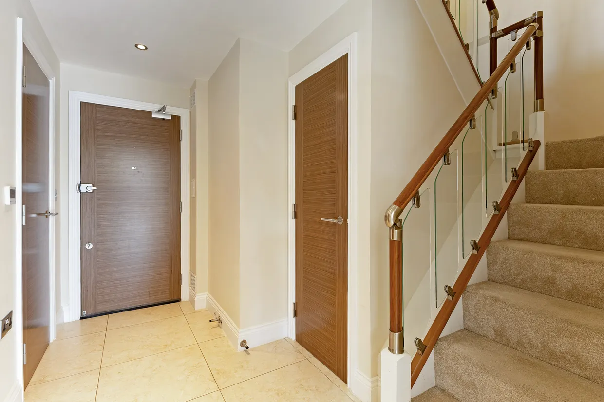 Marlborough Drive, Bushey, WD23 photo 8