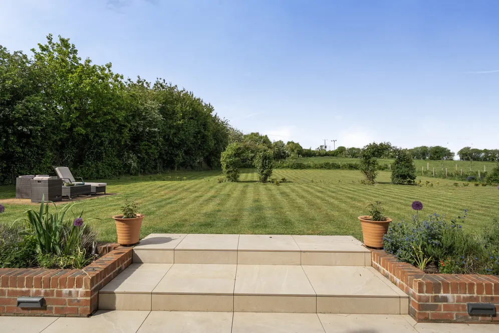Park Lane, Ropley, SO24 photo 3