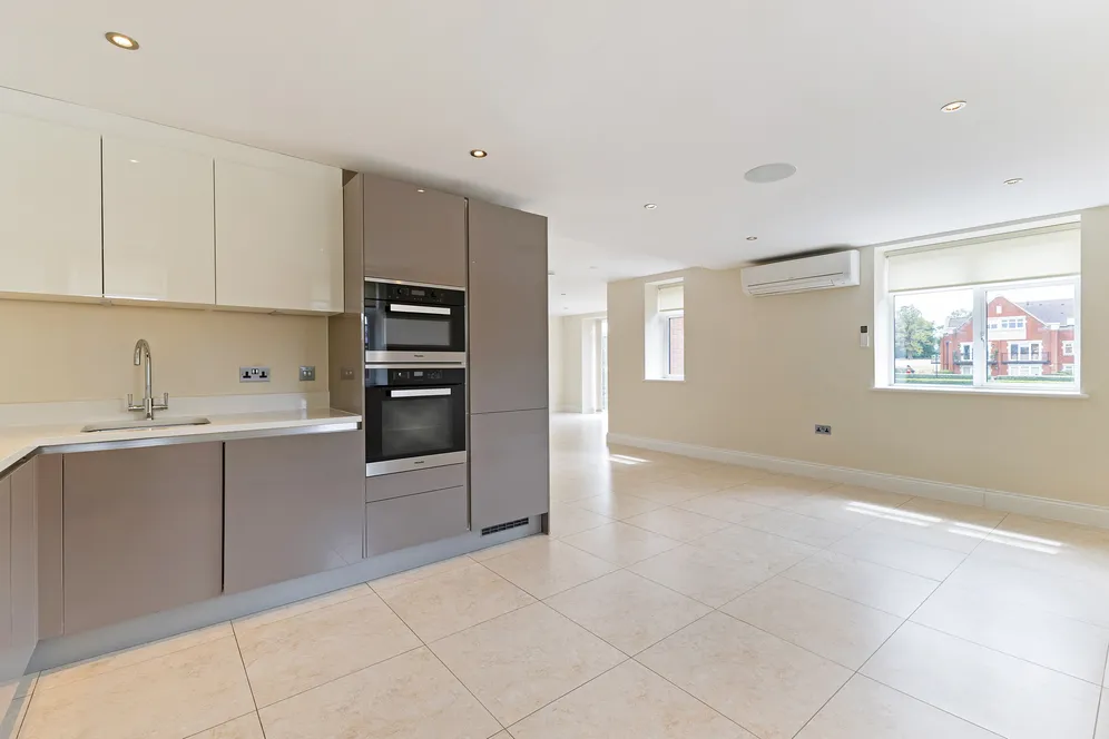 Marlborough Drive, Bushey, WD23 photo 20