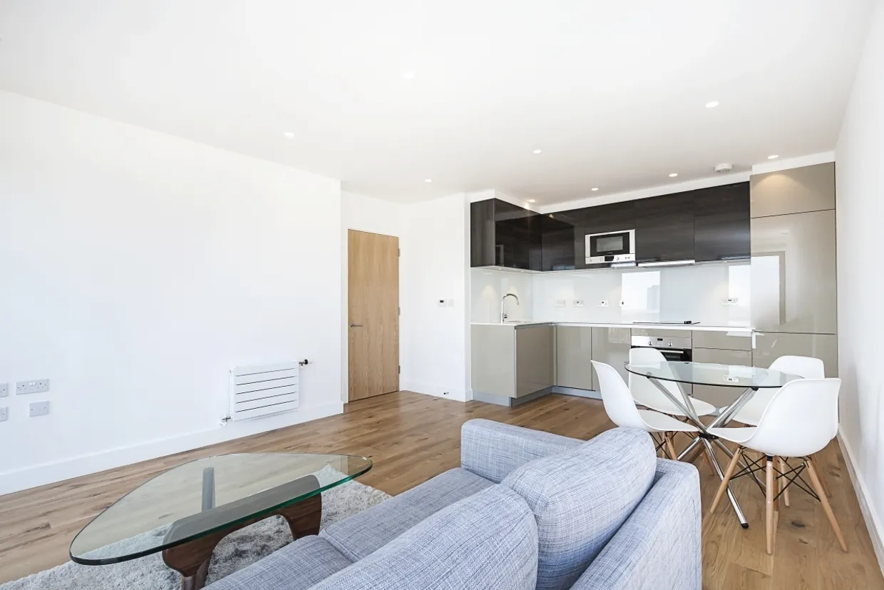 Bywell Place, E16 photo 3