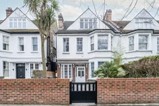 Dukes Avenue London W4 photo 1