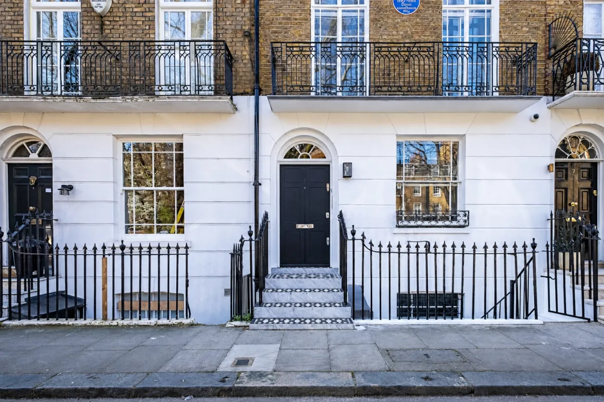 Brompton Square Knightsbridge SW3 photo 2