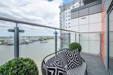 4 Mast Quay London SE18 photo 4