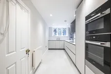 Brompton Square Knightsbridge SW3 photo 4