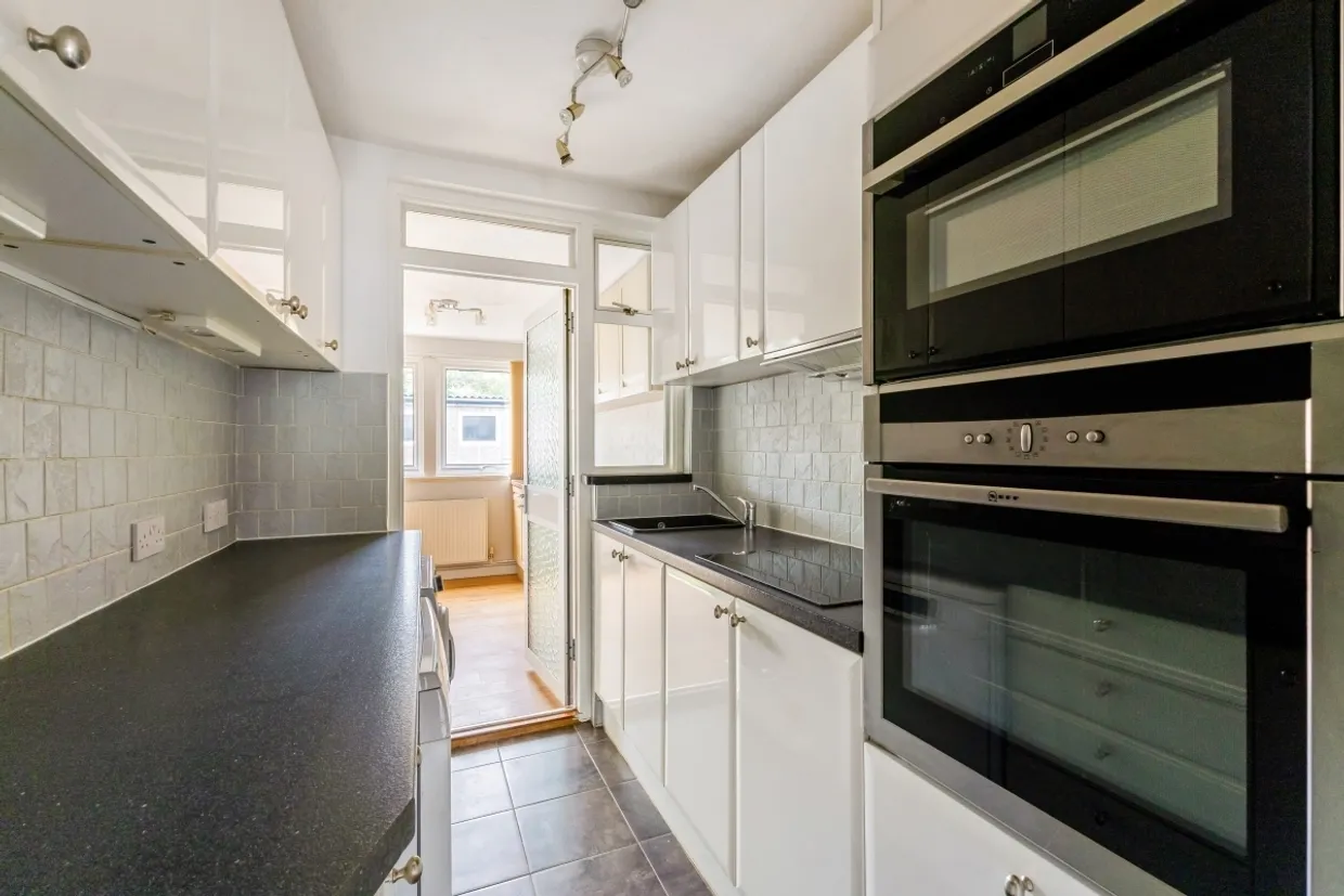 Charlton Road Enfield N9 photo 5