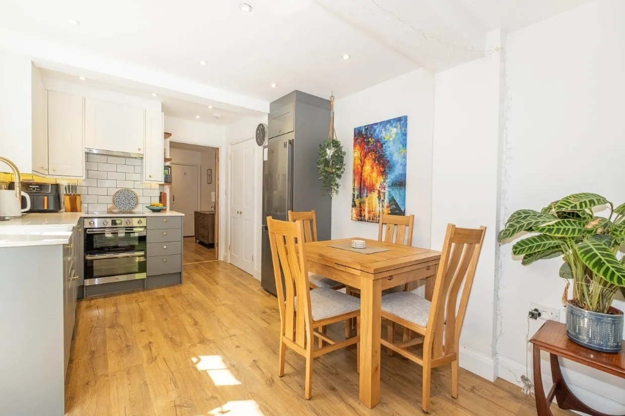 Byrne Road London SW12 photo 5