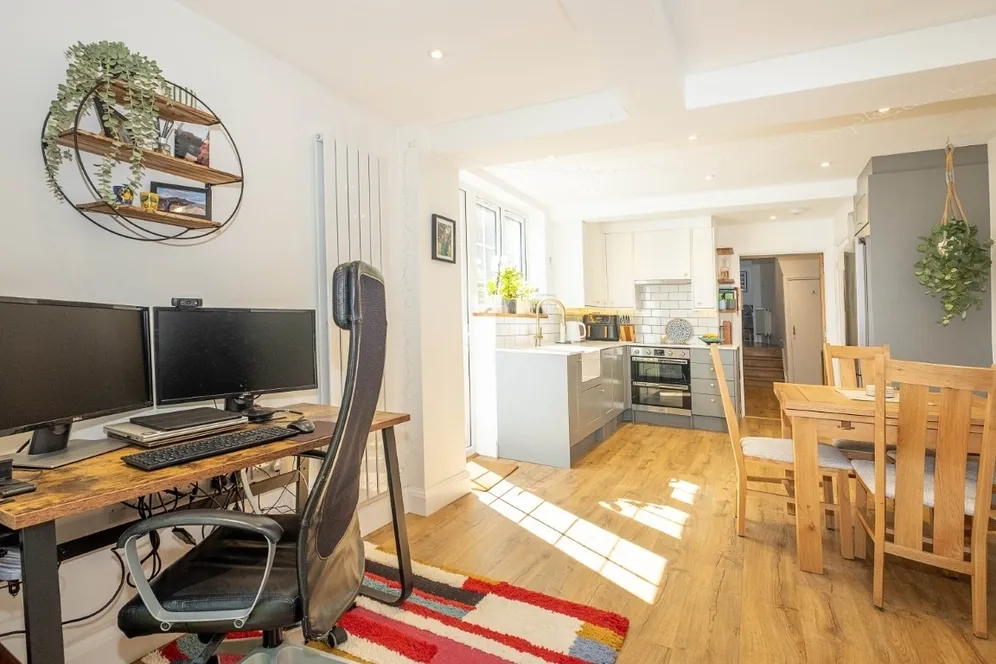 Byrne Road London SW12 photo 6
