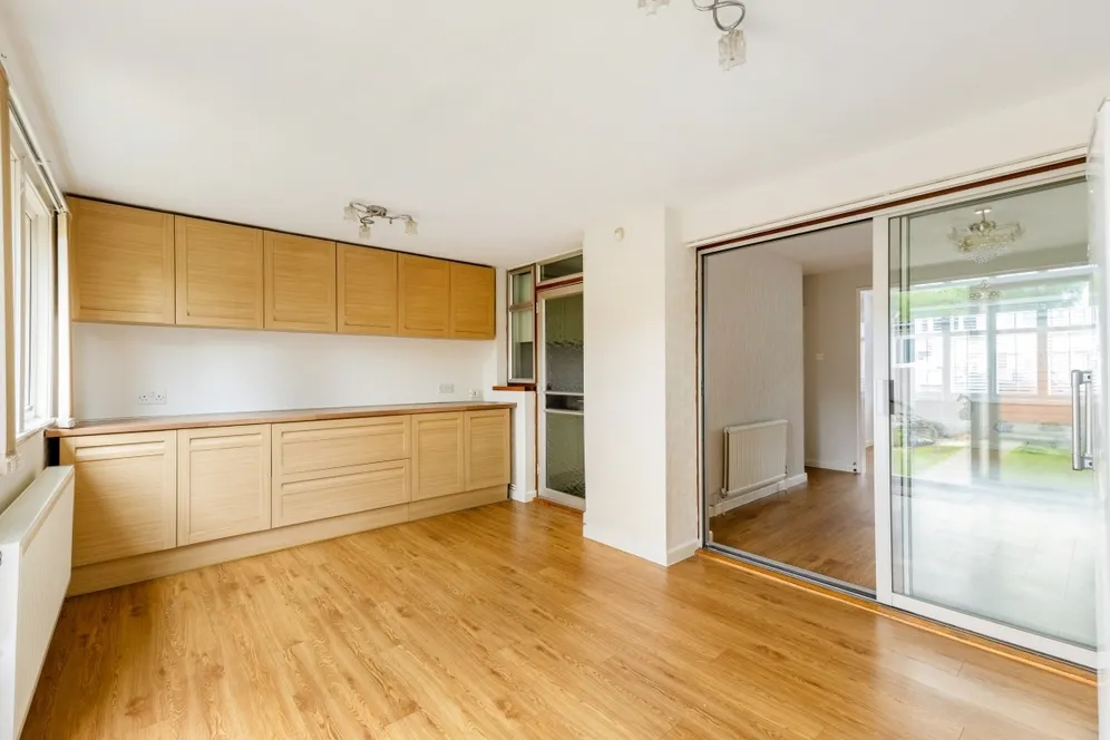 Charlton Road Enfield N9 photo 7