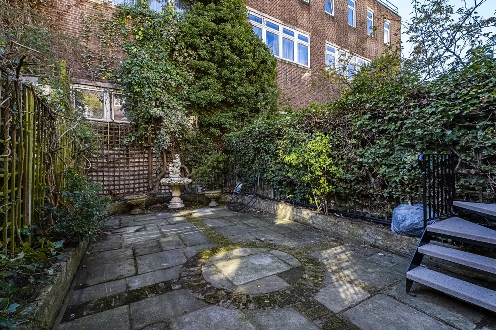 Brompton Square Knightsbridge SW3 photo 7