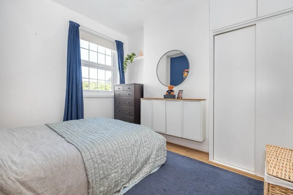 Byrne Road London SW12 photo 8