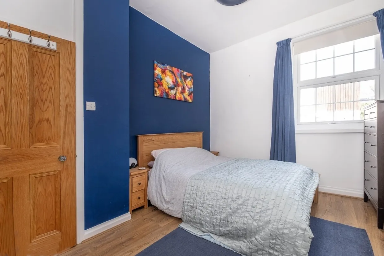 Byrne Road London SW12 photo 9