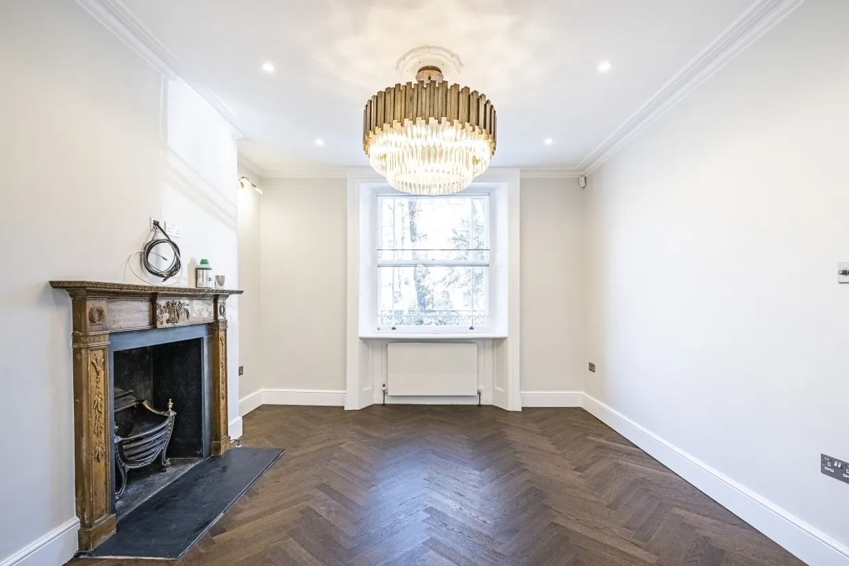 Brompton Square Knightsbridge SW3 photo 9