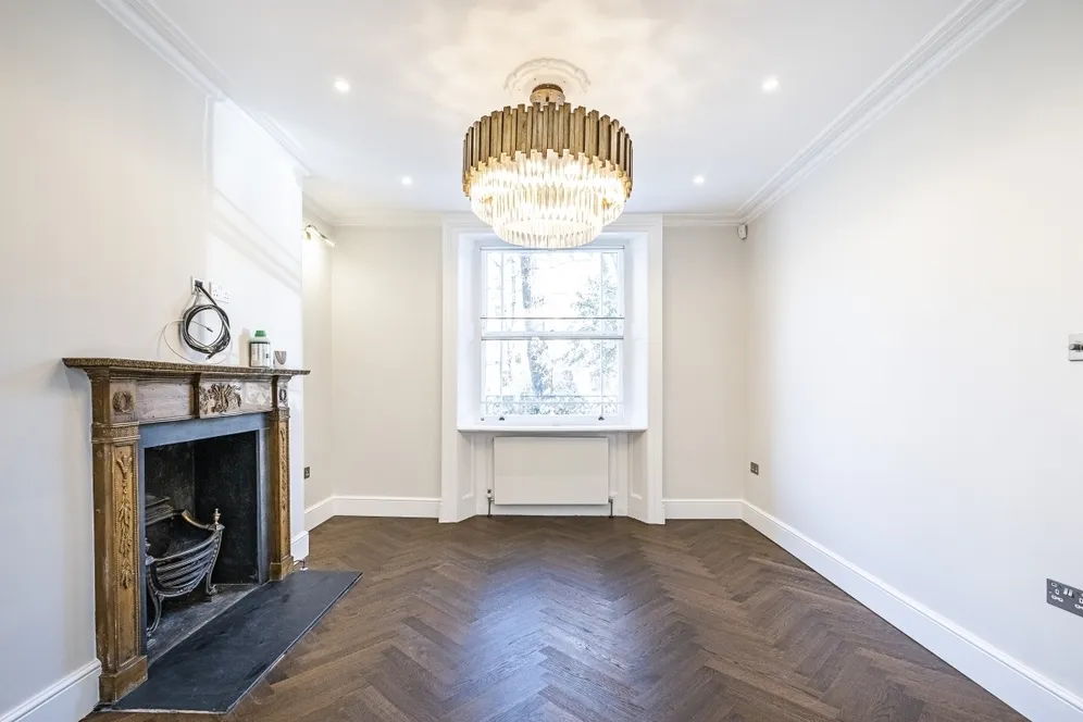 Brompton Square Knightsbridge SW3 photo 9